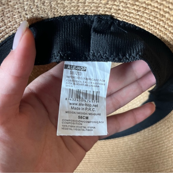 Hand Made Hat 58cm - Picture 3 of 4